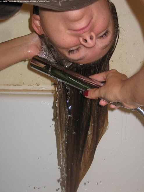 244 (fifty two) nude