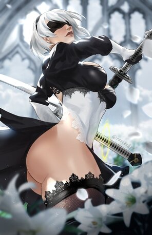 amateur pic __yorha_no_2_type_b_nier_and_1_more_drawn_by_christine_spiegel__sample-058d778dec9bb1278105568a09663f8a