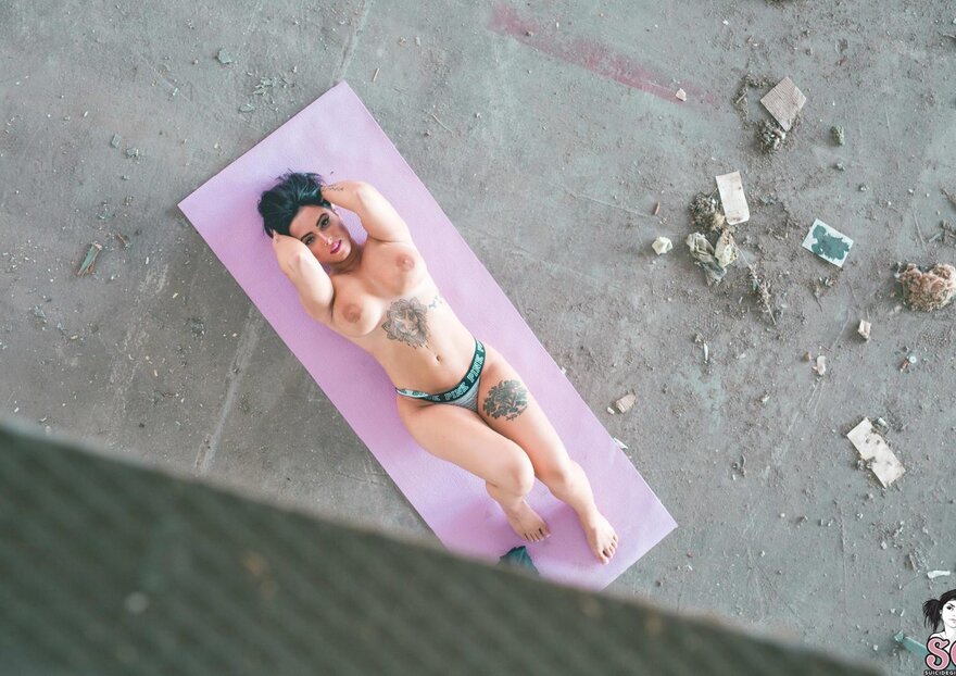 Suicide Girls - Lilly - Modern Art (46 Nude Photos) (29)
