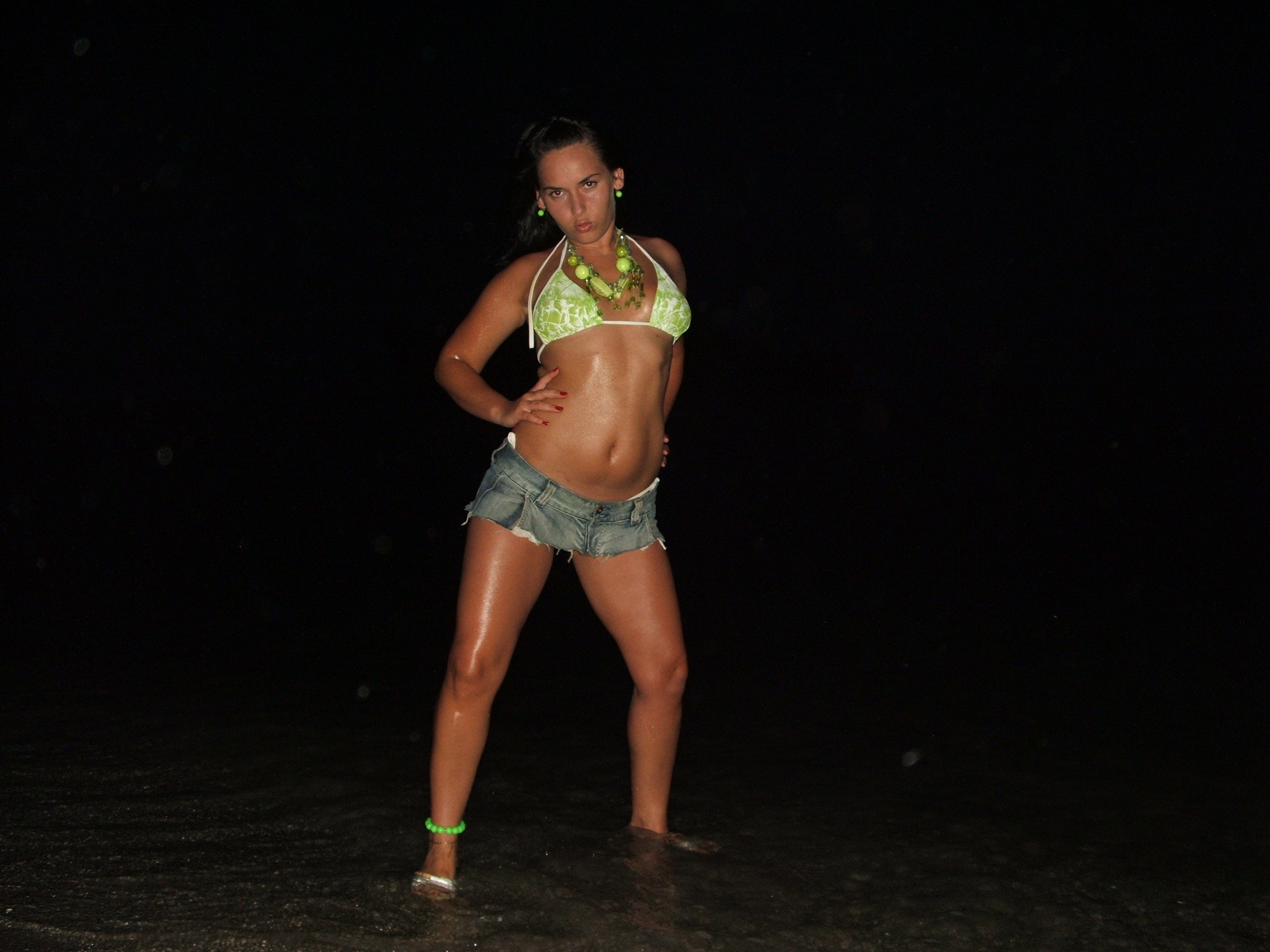 Amateur Nude Photo Cute Teen Brunette Poses Nude Sea Porn picture