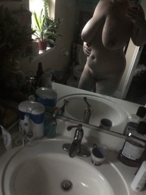 foto amatoriale A nude selfie from mommy [F40]
