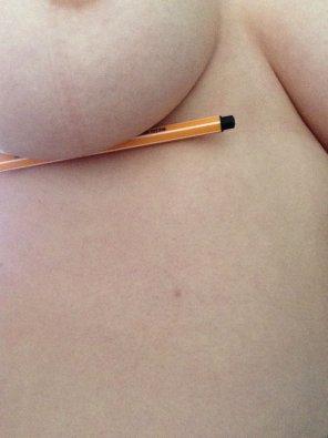 amateur photo My underboob pen challenge ;)