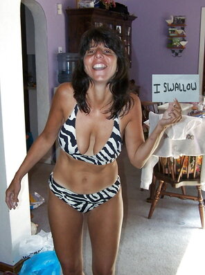 Spicy Often the ladies of our family would have a wee getaway weekend. I played the part of ‘Detaective’, found out where they went, and accidentally ‘on purpose’, come across them and found myself being ganbanged, full of excellent BJs! – 19 pics