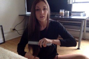 amateur-Foto Wants her hair straight