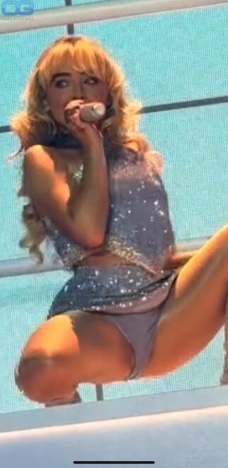 SABRINA CARPENTER SEXY (1)