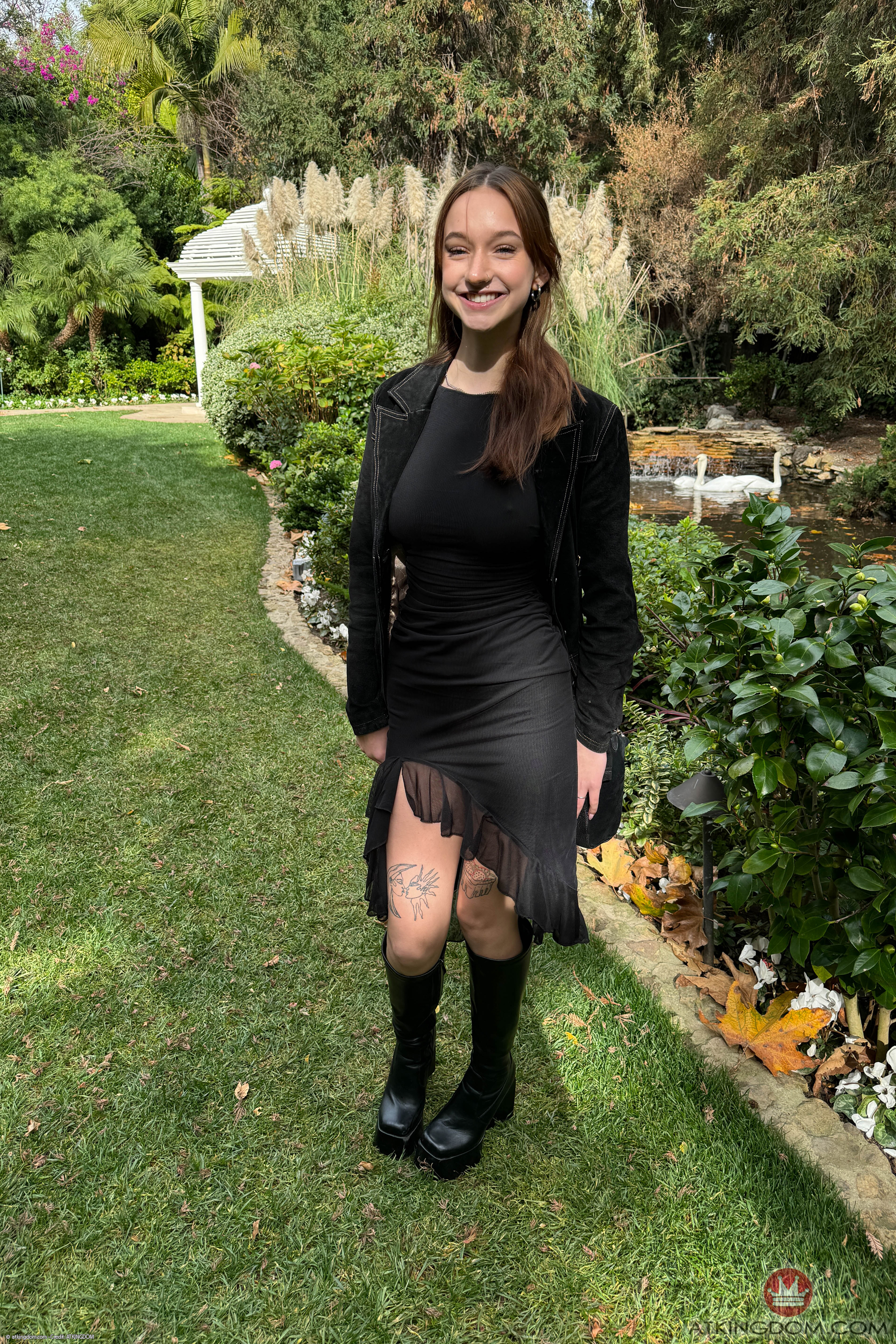 amateur photo mel118ATK_407387115