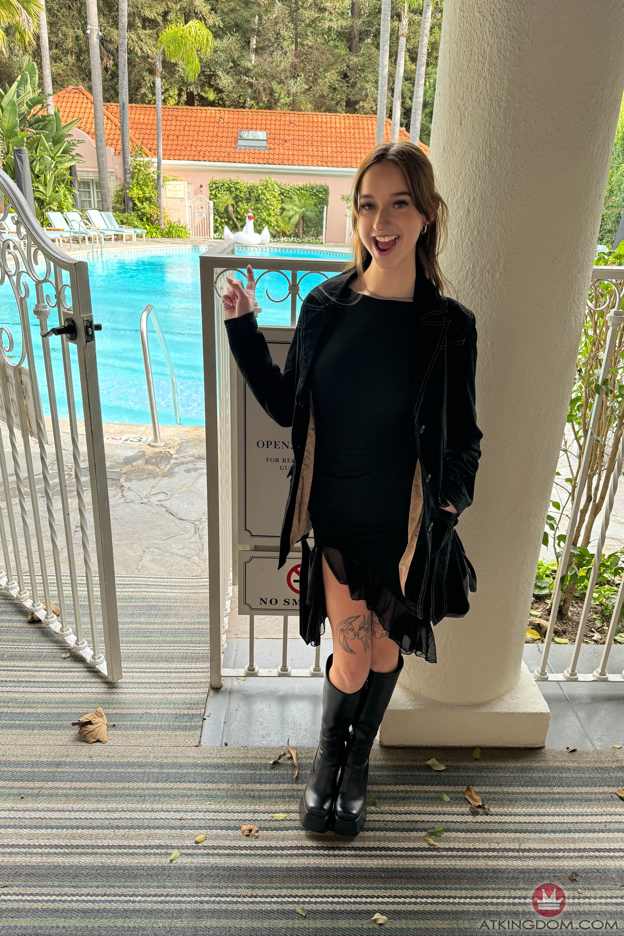amateur photo mel118ATK_407387121