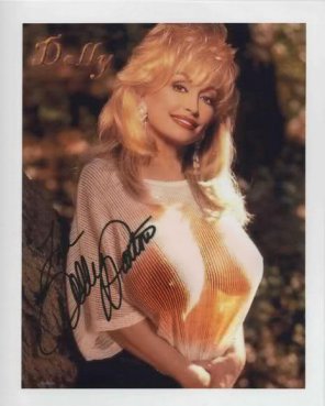 zdjęcie amatorskie Dolly Parton see through blouse. Is it real?