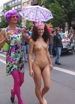 zdjęcie amatorskie At a gay pride parade