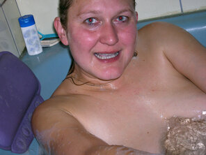 foto amadora Corbiena naked in bathtub