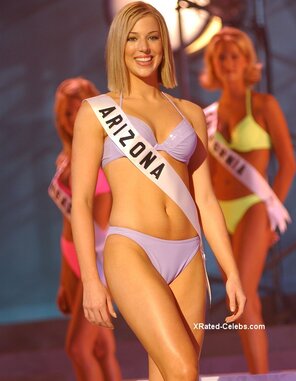 foto amateur Miss Teen Arizona 2002 Lynsie Shackelford camel toe 002