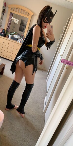 batgirl showing my ass :)