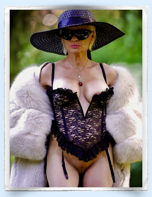 ‎Check Out my Boobs & my Booty V1.‎19