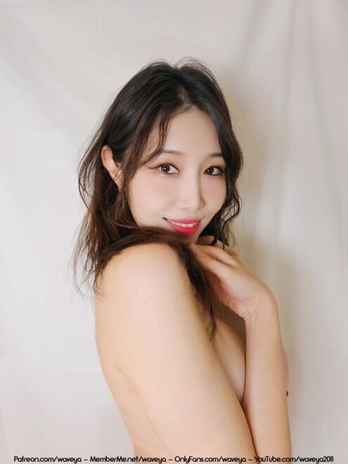 waveya Korean whore miu tits screencap