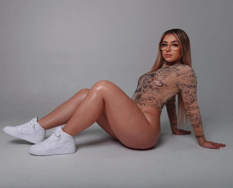 Lilith Cavaliere (58)