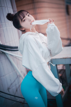 foto amateur DJAWA Photo - HaNari (하나리) - Loose and Tight Cool Mint (40)