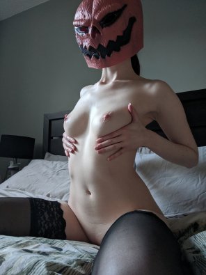 amateur photo I just want to give you a spooky boner ðŸŽƒ