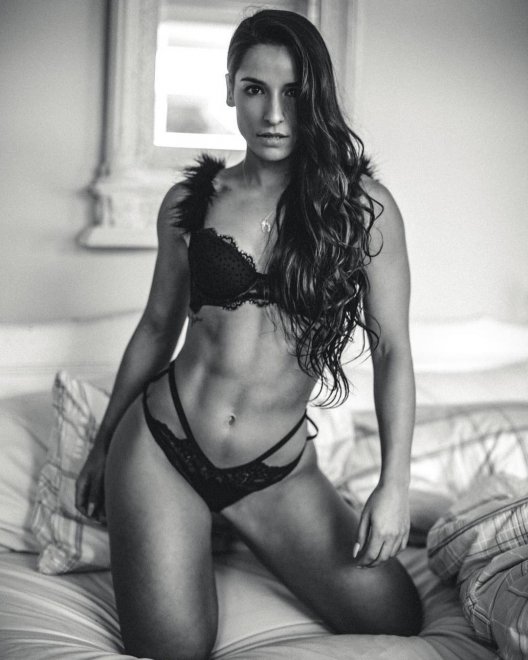 Aida Oliveira nude