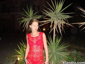 photo amateur in red dress (4)