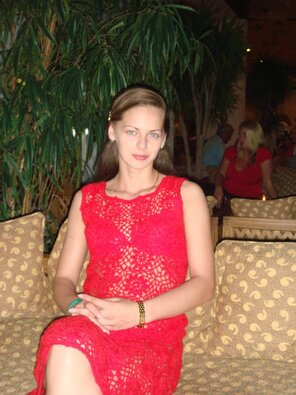 foto amatoriale in red dress (6)