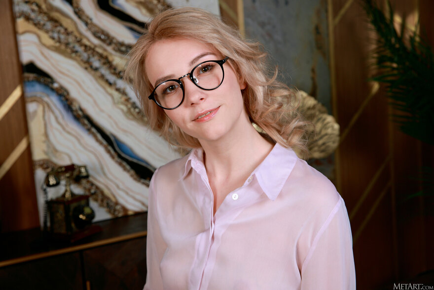 MetArt_Home-Office_Polly-White_high_0008