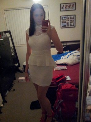 foto amateur my new clubbing outfit. Hate panty lines so not wearing any :P