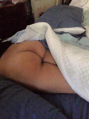 foto amateur Laying Down