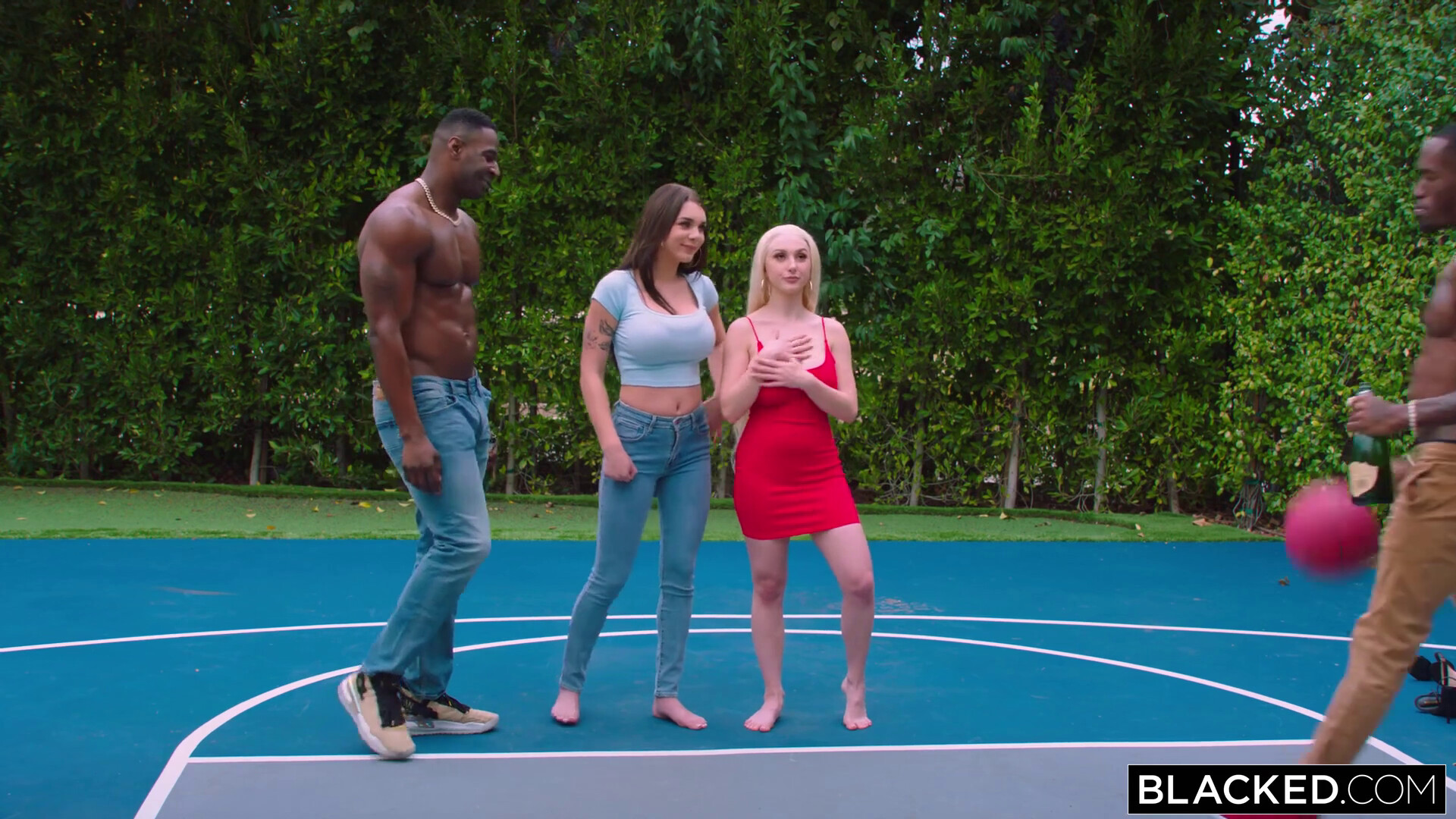 amateur photo skylar-vox-gabbie-carter-jax-take-the-shot-friends-stay-always-together-1080p_1080p.mp4_20240824211024_0027