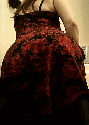photo amateur Under my dress