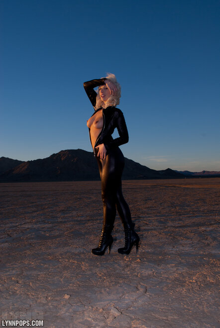 LynnCatSuitDesert050-lg