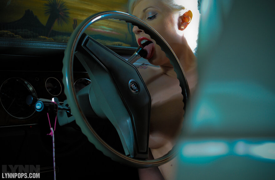 LynnILoveMyCar006-lg