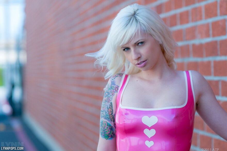 LynnPINKLatexDress006-lg