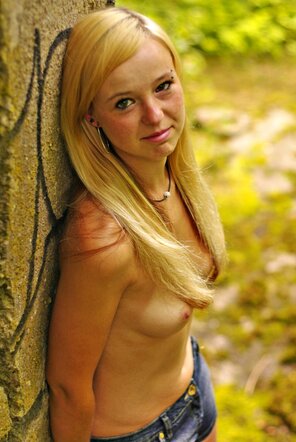 foto amateur Tina in the Woods-266