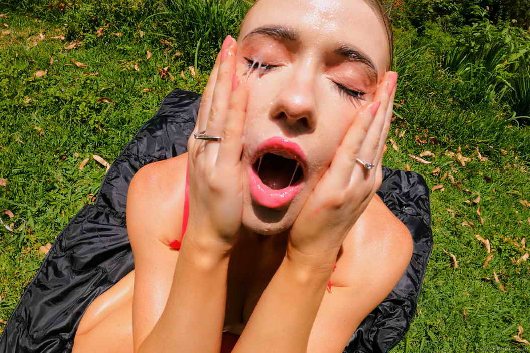 amateur photo Me In Sun (196)