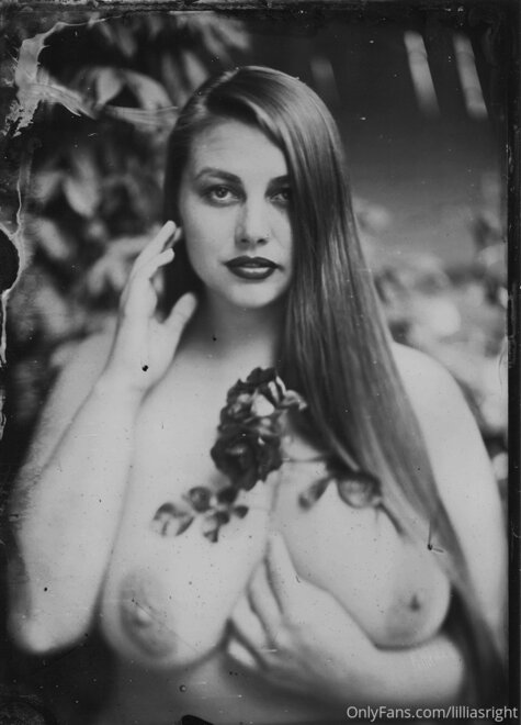 lilliasright-11-09-2020-90805987-Wet plate by Corwin Prescott