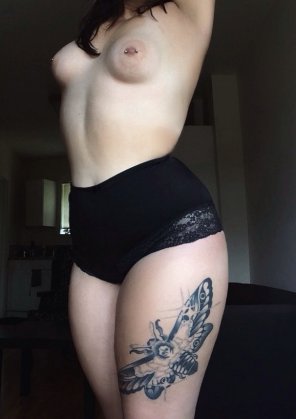 amateurfoto 24 [F4A] Snapchat: KateMeys - Tats and Tits