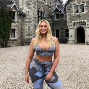 amateur photo Iskra Lawrence