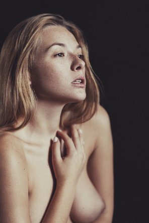 Madonna Without Child - Photographer: Aleksei Pavlov, Model Olga Kobzar