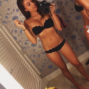 amateur-Foto Trying on a bikini