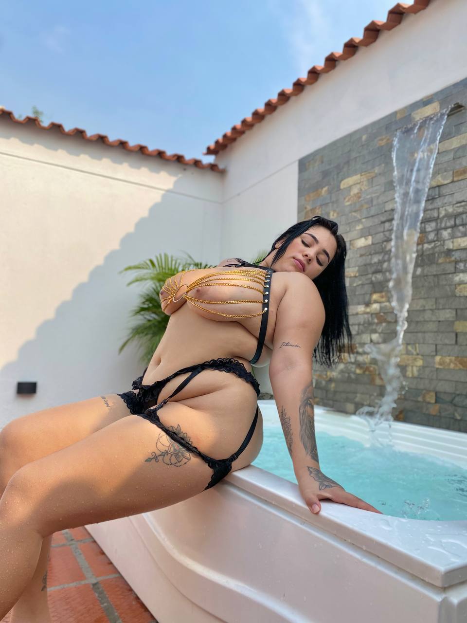 amateur photo 4f720d52-6bb4-41b6-8d55-7c9145b82a70