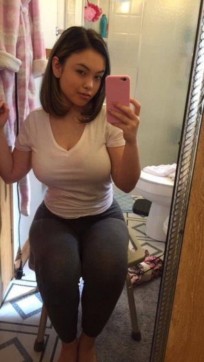 foto amatoriale Who doesnâ€™t love a thick Asian