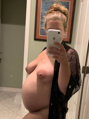 amateur pic 2nd go around she loves the comments from previous keepmem coming
