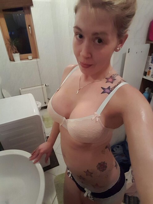 Christina_exposed_slut_from_Germany_IMG_20170104_WA0024 [1600x1200] nude