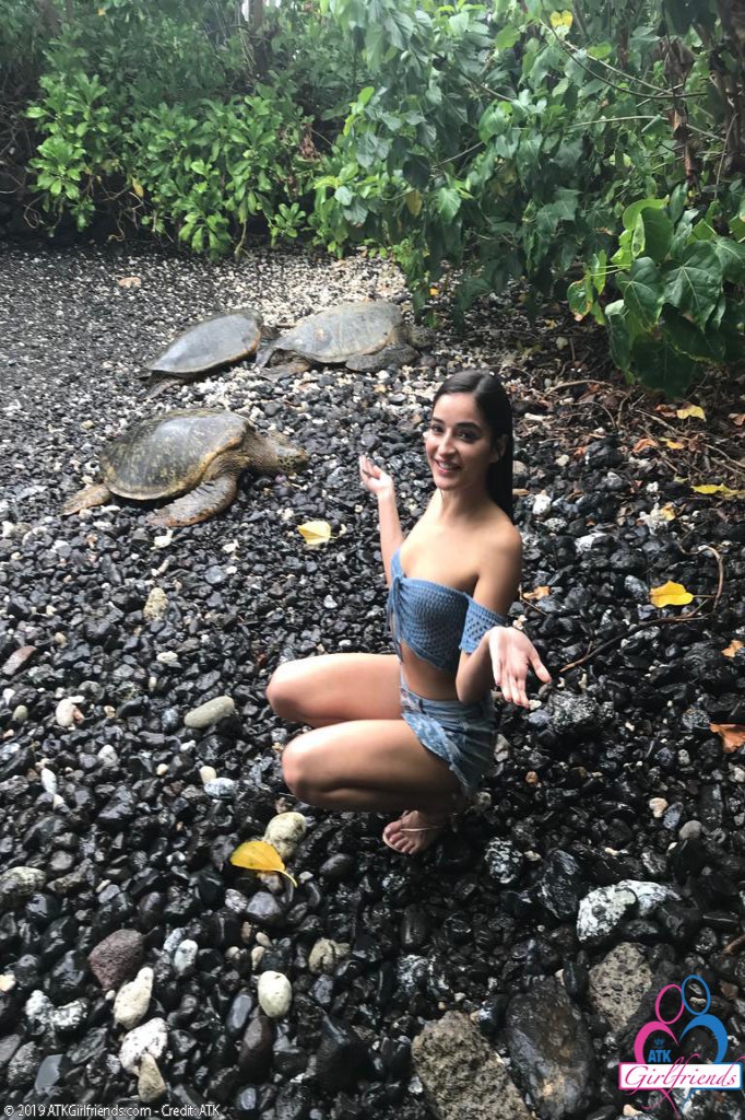 amateur photo emi035ATK_370421002