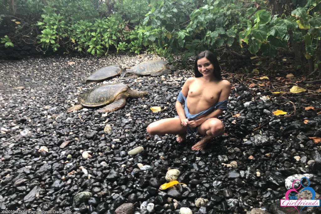 amateur photo emi035ATK_370421005