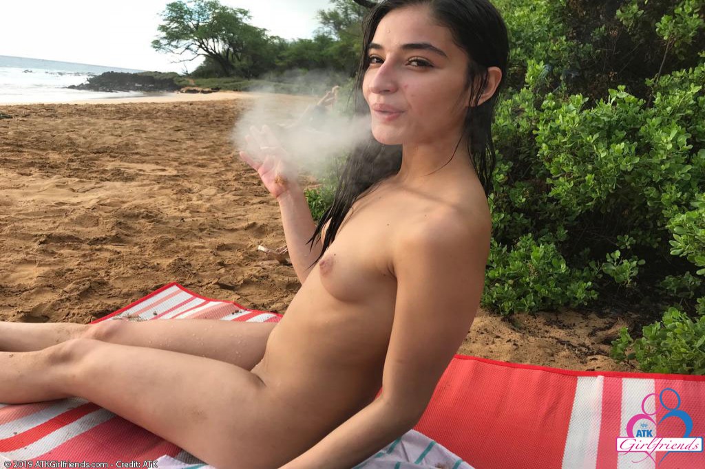 amateur photo emi035ATK_370421021