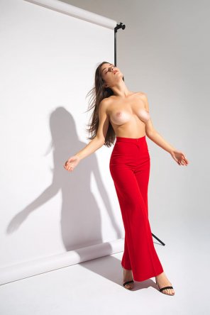 foto amadora Marina Tyschuk in Red Pants