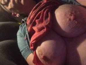 [Image]If my wife gets in the car at night her tits come out. Sorry for low res, I think she used the front camera.