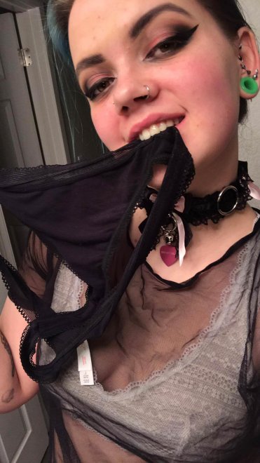 This slut is looking for big dick [19 F]
