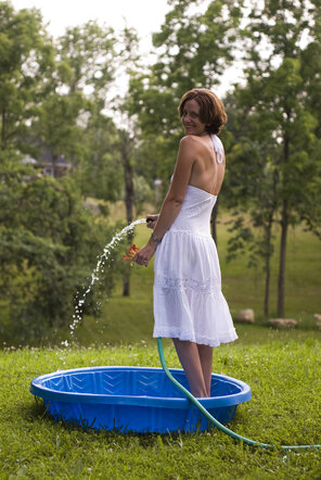 zdjęcie amatorskie White Dress 2